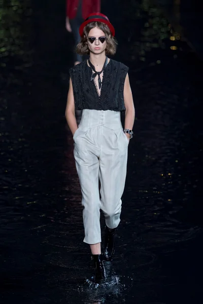 Look 57